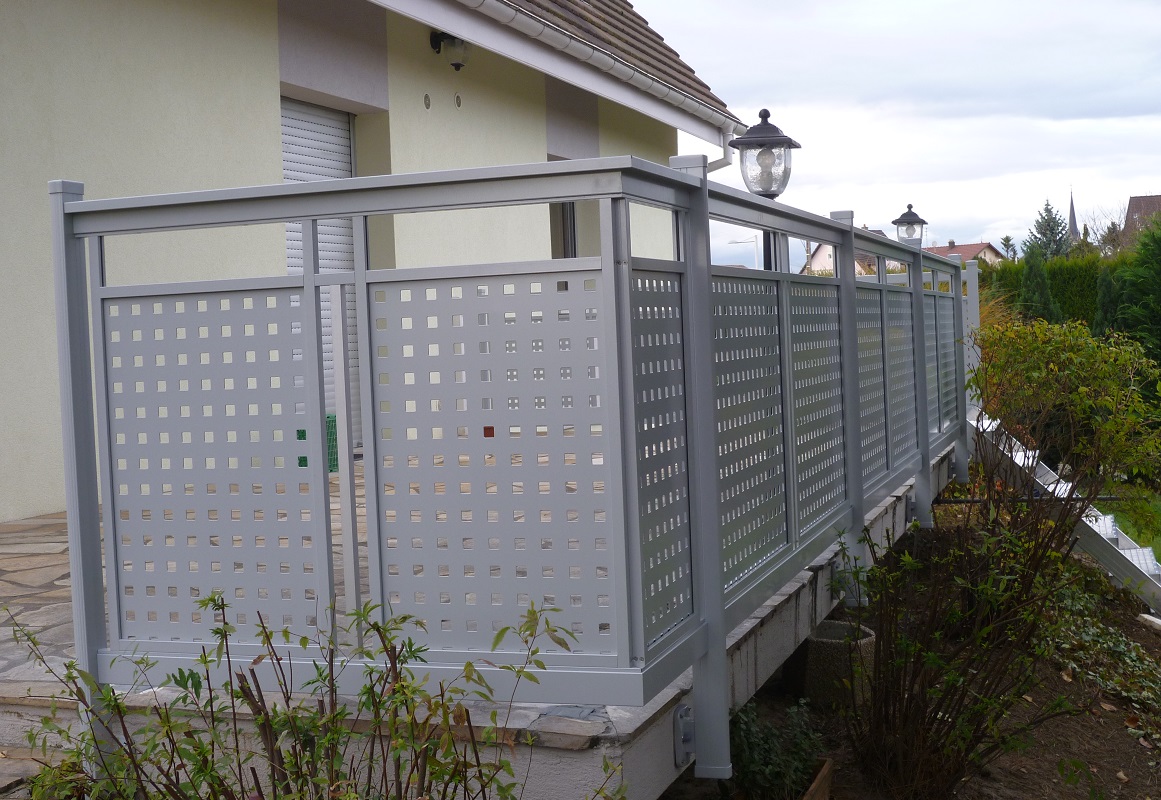 Garde corps aluminium ou vitré > PERFORE