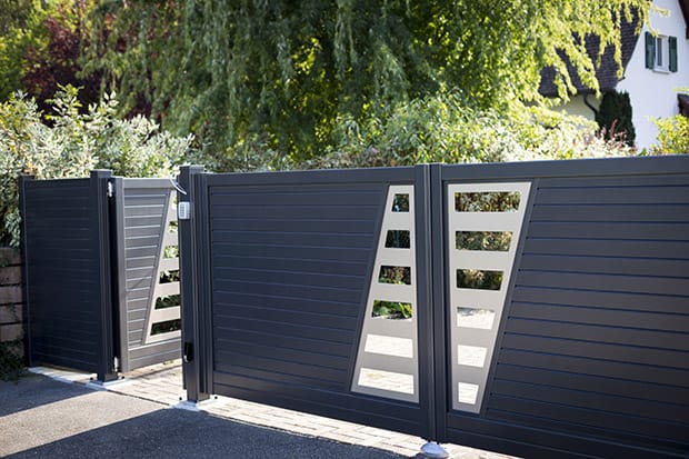 COMMENT POSER UN PORTILLON EN ALUMINIUM ?